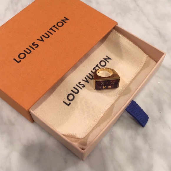 Louis Vuitton Ring - Picture 3 of 7
